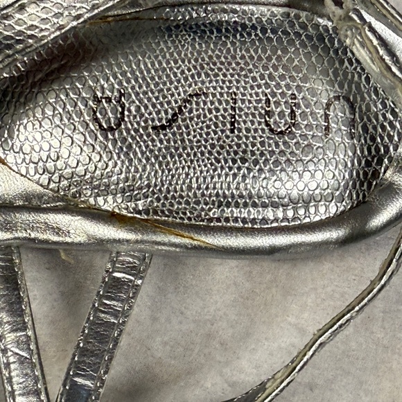 Unisa Women’s 9.5 Silver Leather‎ Rhinestone Sandals - Picture 8 of 8
